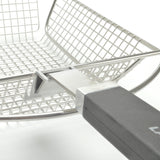 LANDMANN Pure Gemüsekorb aus Edelstahl mit abnehmbarem, gummiertem Griff für sicheres Grillen bei geschlossenem Deckel.