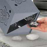 Hoberg LED Pflanzsäule "Blume" in 3D Beton-Optik mit abnehmbarer Pflanzschale und dekorativem Blumen-Design.