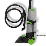 CLEANmaxx Teppichreiniger Professional 800 W Schwarz/Grün mit Schlauch und Bürstaufsatz für effizientes Reinigen und Absaugen von Teppichen.