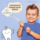Lächelndes Kleinkind hält eine elektrische Zahnbürste, Cartoon-Zahn mit Krone, Text auf Deutsch über Kinderzahnbürste.