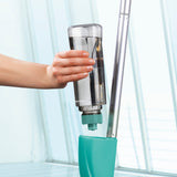 CLEANmaxx Spray-Mopp mit 600 ml türkis Tank, abnehmbar und tropf-stopp Funktion für schonende Reinigung empfindlicher Böden.