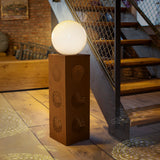 Hoberg LED-Dekosäule "Mandala" in Rost-Optik mit LED-Kugel, Solar- und USB-Betrieb, 3 Lichtmodi, ideal für Innen- und Außenbereiche.