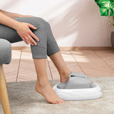 nah-vital Fuß-Massagegerät Akupressur weiß/grau in Benutzung, entspannende Akupressur für die Füße zuhause, modernes Design