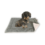 FLUFFINO® Hundedecke/Hundekissen Wildlederimitat Größe S 73x45 cm grau mit kleinem Hund, weich, warm und rutschfest.