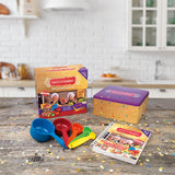 Kinderleichte Becherküche Set inkl. Messbecher-Set mit Rezeptbuch, Keksdose und farbigen Messbechern für Kinder ab 4 Jahren.