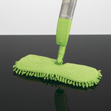 CLEANmaxx Spray-Mopp flexibel in Limegreen mit integrierter Sprühfunktion und doppelseitigem Mikrofaser- und Korallentuch.