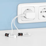 MAXXMEE Batterien wiederaufladbar AAA - 4er-Set mit USB-C-Ladekabel und Ladeanzeige an Steckdose.
