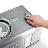 MAXXMEE Eismaschine mit Edelstahl-Design, LCD-Display und digitalem Timer für schnelle Zubereitung von bis zu 1,5 l Eis.