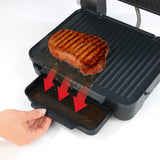 MAXXMEE Kontakt-Grill mit 6 Programmen zeigt bratendes Steak auf großer, antihaftbeschichteter Grillplatte mit herausnehmbarem Auffangbehälter.