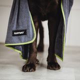 FLUFFINO® Hundehandtuch Mikrofaser – 2er-Pack grau/grün, extra saugfähig und schnell trocknend, ideal für kleine & mittelgroße Hunde.