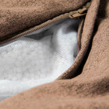 LUMALAND Comfort Line XXL Sitzsack in Braun mit Reißverschluss und hochwertiger EPS-Perlen-Füllung, waschbarer Bezug, Detailansicht.