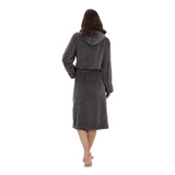 LUMALAND Bademantel Damen Herren mit Kapuze, Taschen, extra weicher Mikrofaser Coral Fleece, saugstark und schnell trocknend, Dunkelgrau.