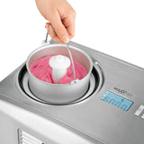 MAXXMEE Eismaschine mit Edelstahlgehäuse und LCD-Display zur Zubereitung von bis zu 1,5 l Milcheis und Fruchteis.