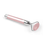 MAXXMEE Gesichtsroller Perfect Face aus Rosenquarz mit Vibrationsfunktion in weiß/rosegold für strahlende Haut.