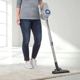 MAXXMEE Akku-Zyklon-Staubsauger hellgrau/blau mit verstellbarem Teleskoprohr und bis zu 35 Minuten Laufzeit beim Staubsaugen.