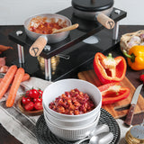 DeWok Tisch-Kochset für bis zu 4 Personen aus Edelstahl/schwarz mit Holzgriff, Brenner und vielseitigem Kochset für unterwegs.