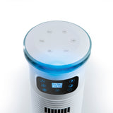 MAXXMEE Luftkühler mit Wassertank 5l in weiß/blau, 3 Leistungsstufen, digitales Display und Oszillationsfunktion.