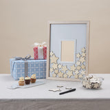 LUMALAND Gästebuch aus Holz mit Fotorahmen in der Mitte und 75 Holzsternen, personalisierbar für verschiedene feierliche Anlässe.