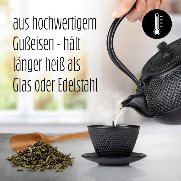 LUMALAND Tee Set 8-teilig mit 1,4 Liter gusseiserner Teekanne, 2 Bechern, Untersetzern und Stövchen in Schwarz.