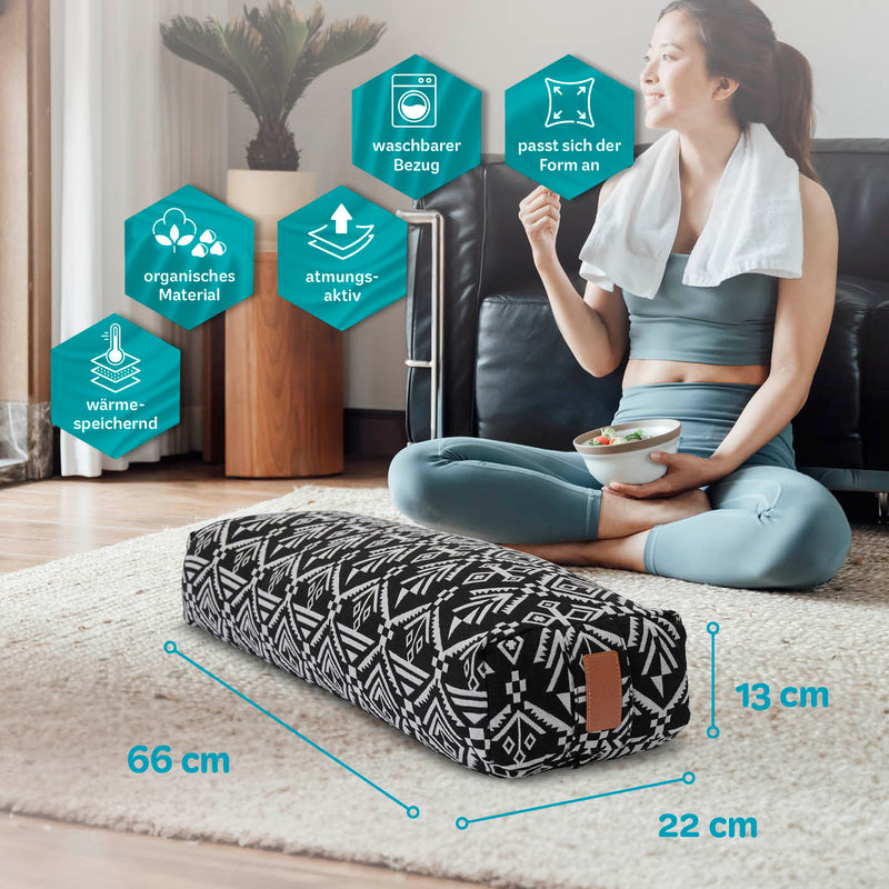 #DoYourYoga Yoga-Bolster Paravati - gefüllt mit Bio-Buchweizenschalen - 67 x 22 x 13 cm - Style 7 (Schwarz-Weiß)