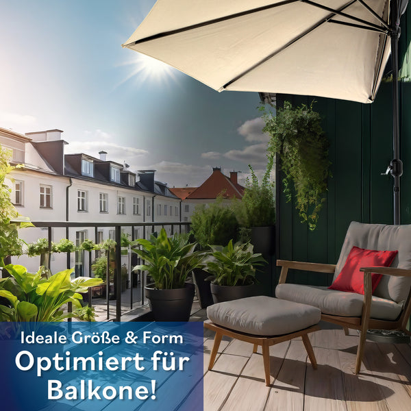 EASYmaxx Sonnenschirm mit UV-Schutz halbrund 270x140 cm beige auf Balkon mit Handkurbel und Wandbefestigung.