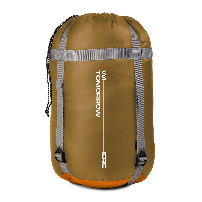 Where Tomorrow Camping Schlafsack Classic Mumienschlafsack in Orange mit Packsack, ideal für Outdoor und Camping, wasserabweisend und atmungsaktiv.