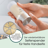soapflaker Seifenspender für feste Handseife in Silber portioniert hygienisch feine Seifenflocken und ist wiederbefüllbar mit Aloe-Vera Seifenstücken.