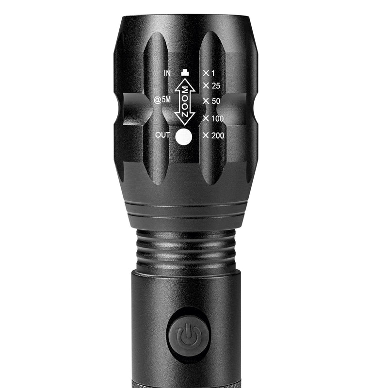 MAXXMEE Power-Taschenlampe 3,7V schwarz 1800mAh mit Zoomfunktion und robustem, spritzwassergeschütztem Gehäuse.