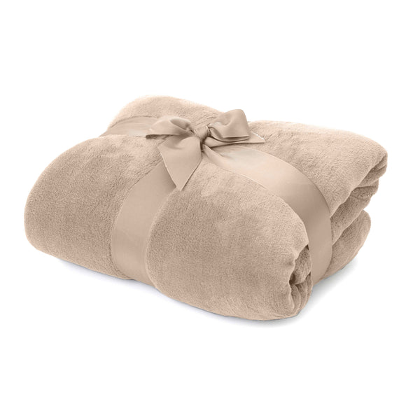 LUMALAND Kuscheldecke - 220x240 cm hellrosa, weich aus Coral-Fleece, vielseitig als Sofadecke, Tagesdecke und waschbar bei 30°C.