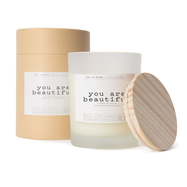 Luma Lab Duftkerze Mood "You are beautiful" mit veganem Sojawachs und nachhaltig stilvollem Design, 25 Stunden Brenndauer.