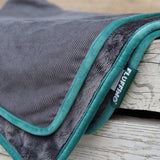 FLUFFINO® Hundedecke/ Wendedecke / Kuscheldecke - 150x100 cm - Grau aus weichem Kuschel- und robustem Cordgewebe, wendbar und pflegeleicht.