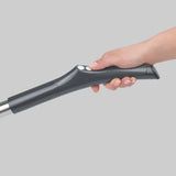 MAXXMEE Akku-Vibrationsmopp mit Sprühfunktion - kabelloser, ergonomischer Griff mit Bedienknöpfen in grau.