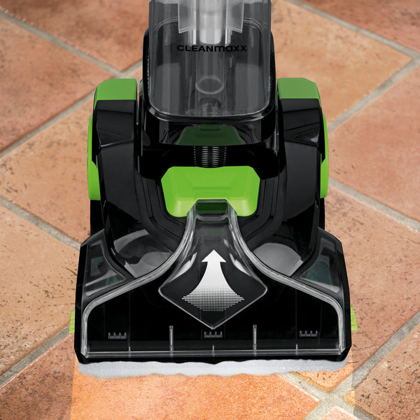 CLEANmaxx Teppichreiniger Professional 800 W Schwarz/Grün mit Teppichshampoo zum Reinigen und Absaugen von Teppichen.