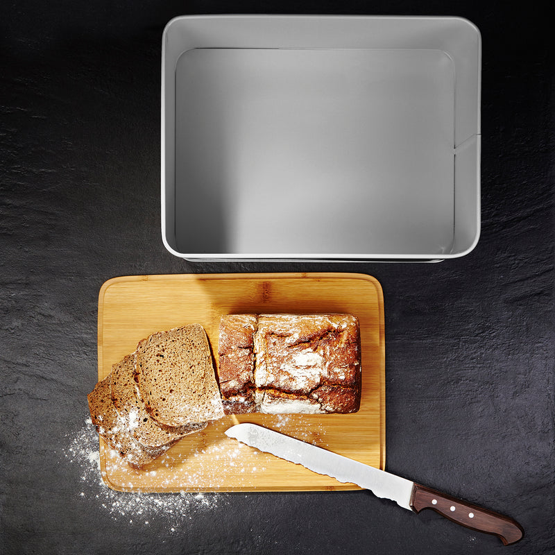 Lumaland Cuisine Brotkasten aus Metall mit Bambus Deckel - Rechteckig 30,5 x 23,5 x 14 cm - Hellgrau