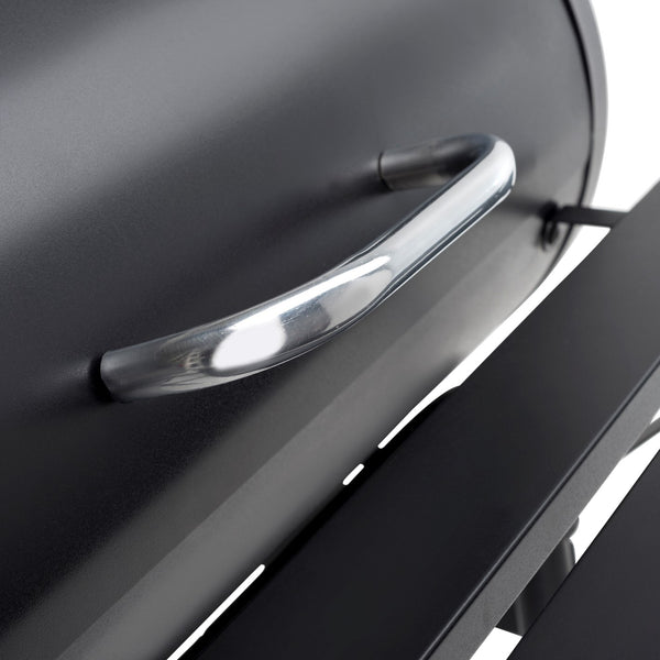 GRILLCHEF Holzkohlegrill Smoker - 116cm - schwarz mit emailliertem Grillrost und breitem Fronttisch für komfortables Grillen.